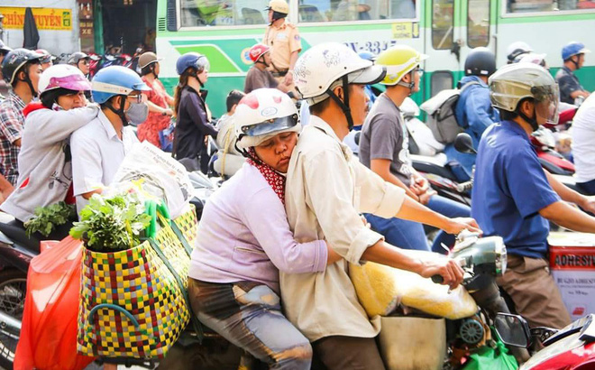 Dân sinh - Nghẹn ngào trước những hình ảnh mưu sinh lam lũ mà đẹp đến nao lòng 