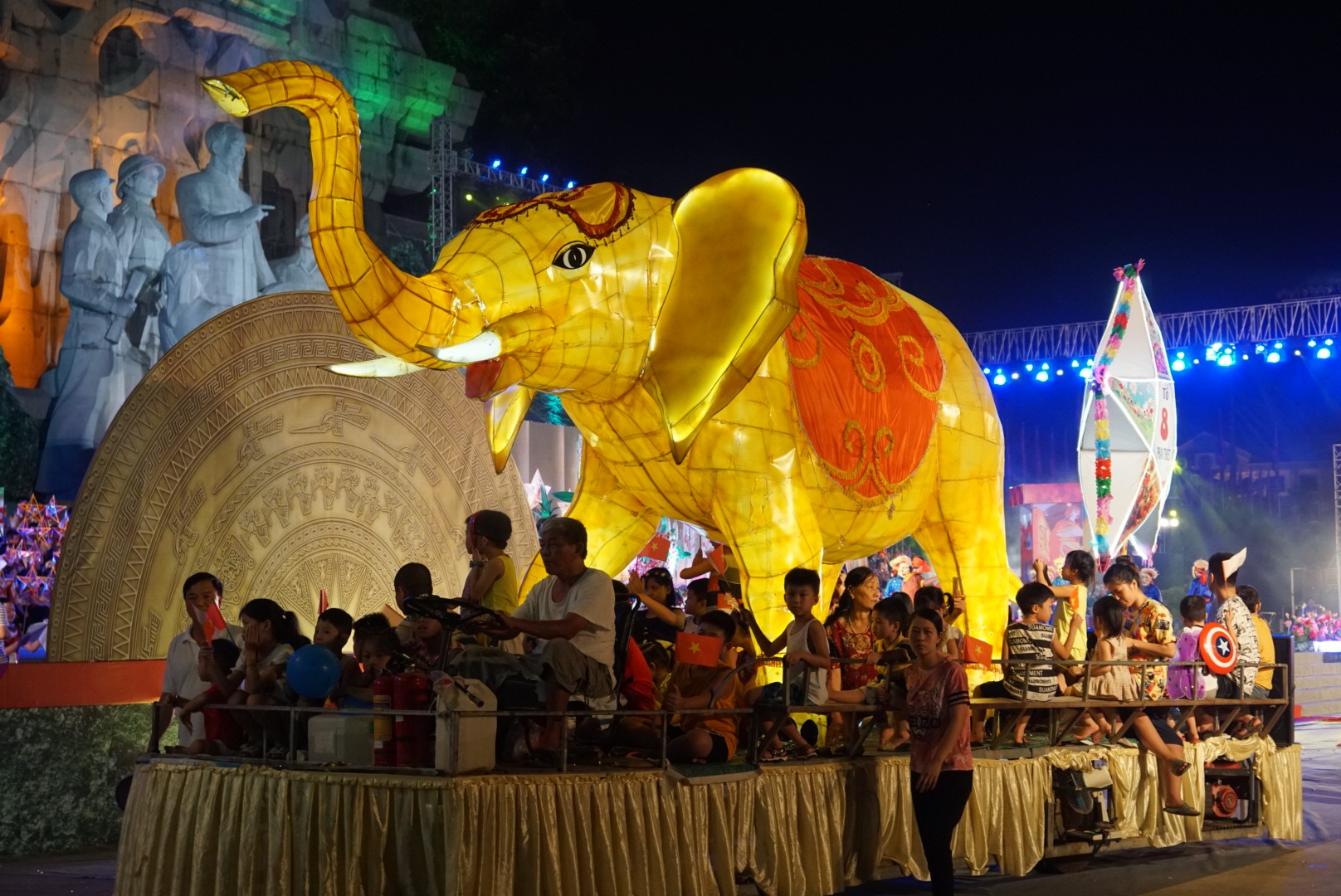 Văn hoá - Đẹp ngỡ ngàng với đêm trung thu tại Tuyên Quang (Hình 9).