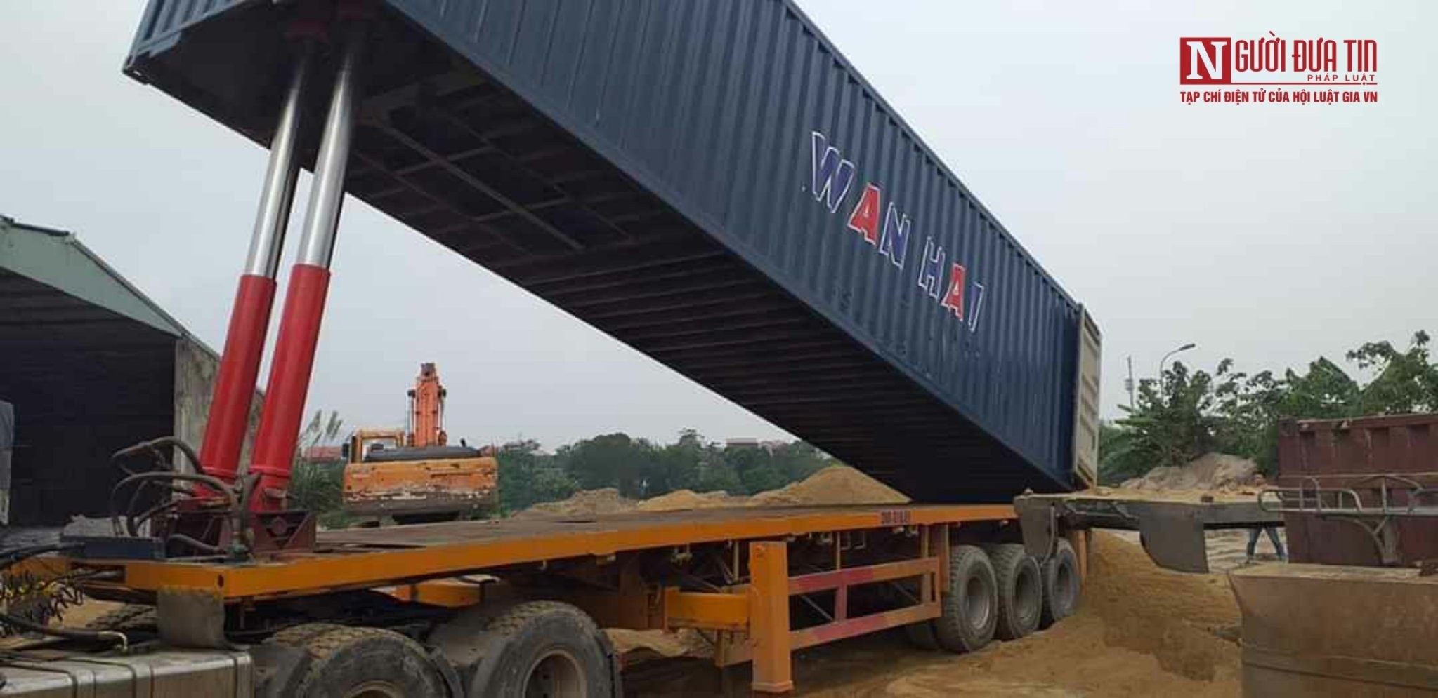 Tin nhanh - Tuyên Quang: “Phù phép container' vô tư chở quá khổ, quá tải qua mắt lực lượng chức năng