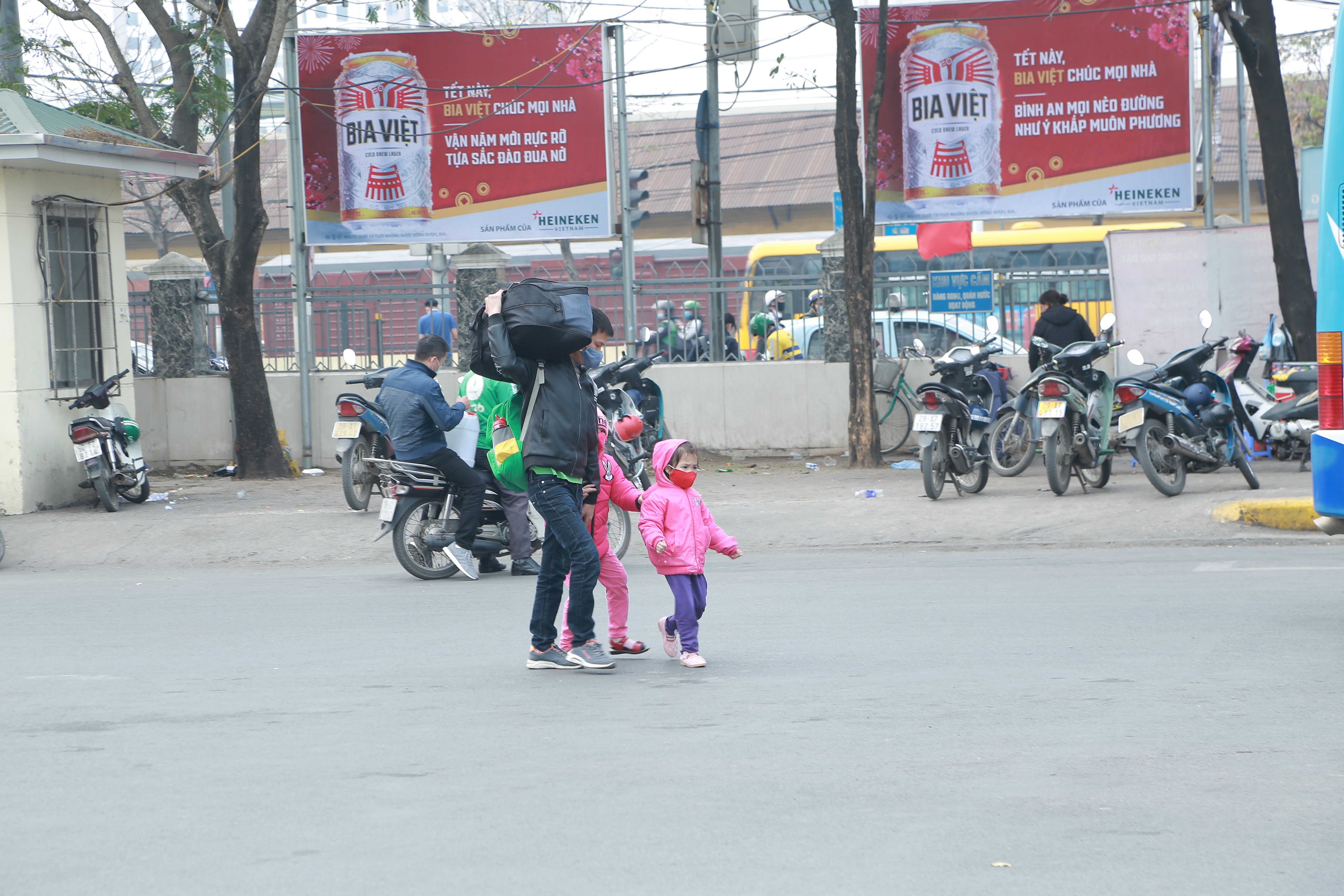 Tin nhanh - Người dân rời Hà Nội về quê tránh dịch (Hình 6).