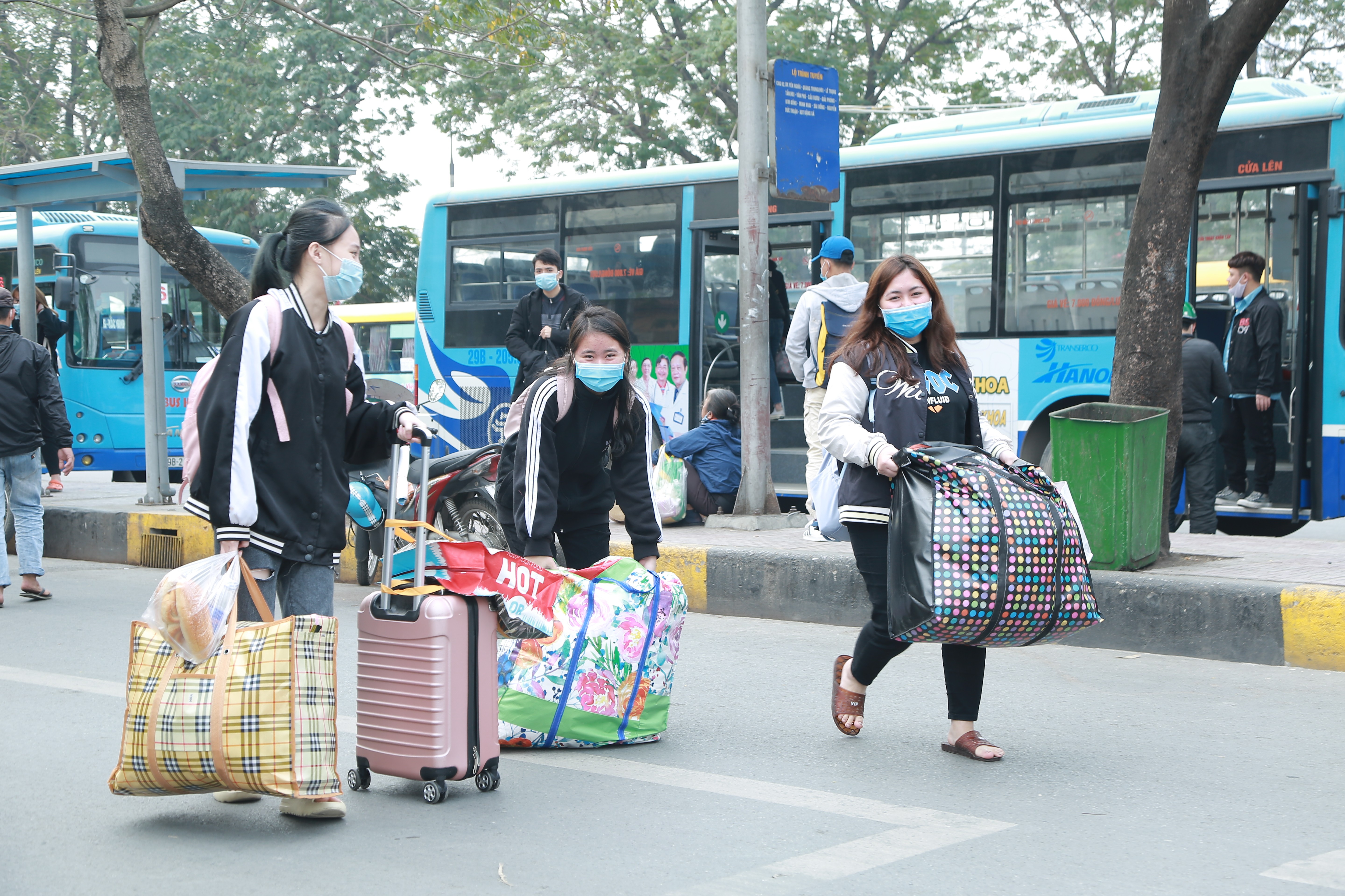 Tin nhanh - Người dân rời Hà Nội về quê tránh dịch (Hình 3).