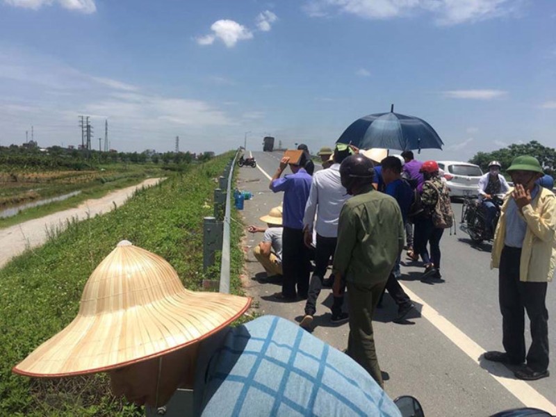 Người thân nói về biểu hiện trước khi chết bất thường bên đường của 2 thiếu nữ