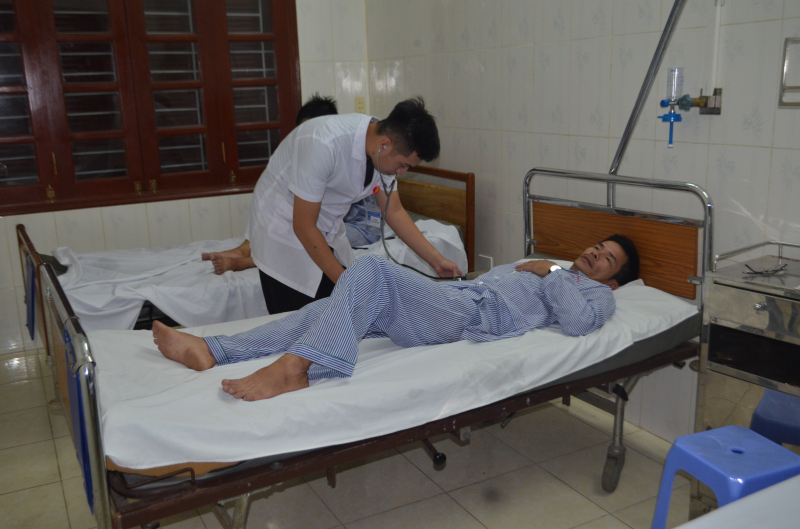 Tin nhanh - Cứu sống 9 thuyền viên bị chìm tàu, trôi dạt trên biển