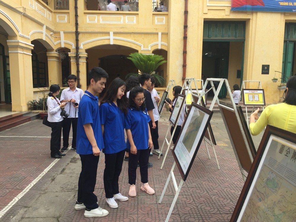 Tin nhanh - Triển lãm tư liệu Hoàng Sa, Trường Sa của Việt Nam tại ngôi trường lâu đời nhất Hải Phòng (Hình 3).