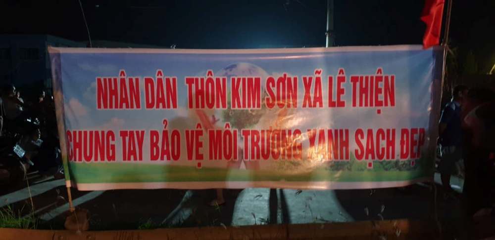 Môi trường - Hải Phòng: Dân thức trắng lập chốt phản đối công ty xả thải gây ô nhiễm môi trường (Hình 2).