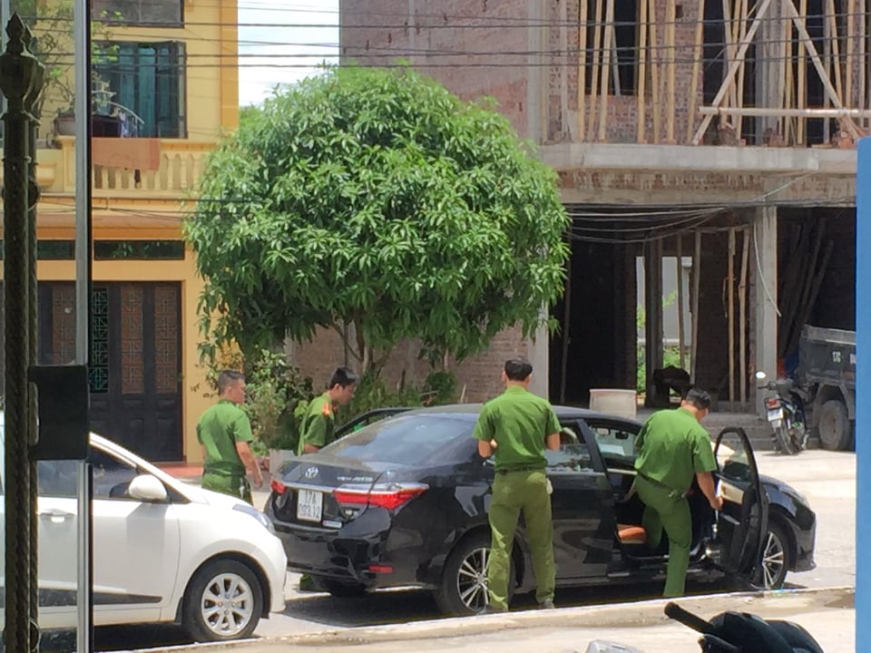 An ninh - Hình sự - Đang điều tra nghi án bố đẻ ngáo đá đánh 2 con nhỏ tới nguy kịch (Hình 2).