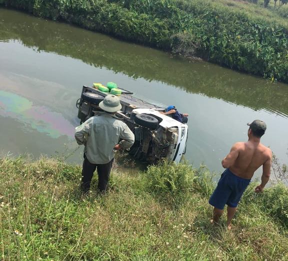 Tin nhanh - Xe tải đâm vào nhóm học sinh đi ngược chiều, 5 người thương vong (Hình 2).