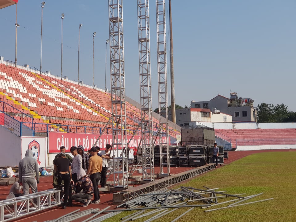 Tin nhanh - Hải Phòng: Lắp màn hình LED khổng lồ chiếu miễn phí chung kết bóng đá nam SEA Games