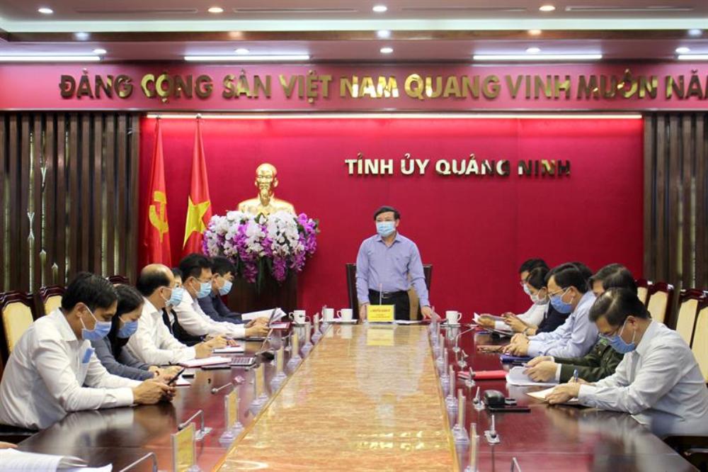 Tin nhanh - Quảng Ninh họp khẩn về công tác phòng chống dịch Covid-19 sau khi có bệnh nhân dương tính trên địa bàn