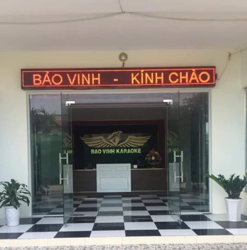 An ninh - Hình sự - Khởi tố, bắt giữ quản lý quán karaoke chém lìa tay khách hát giữa mùa dịch