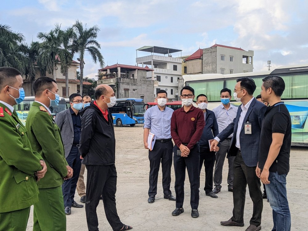 Tin nhanh - Hải Phòng xác minh, chỉ đạo xử lý bãi xe dù “khủng”