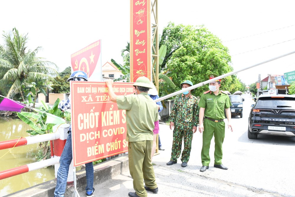 Sự kiện - Chậm mua thiết bị phòng chống dịch, Giám đốc sở Y tế bị phê bình