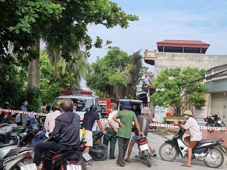 An ninh - Hình sự - Vụ 2 vợ chồng tử vong trong đám cháy: Trên thi thể có nhiều vết đâm (Hình 6).