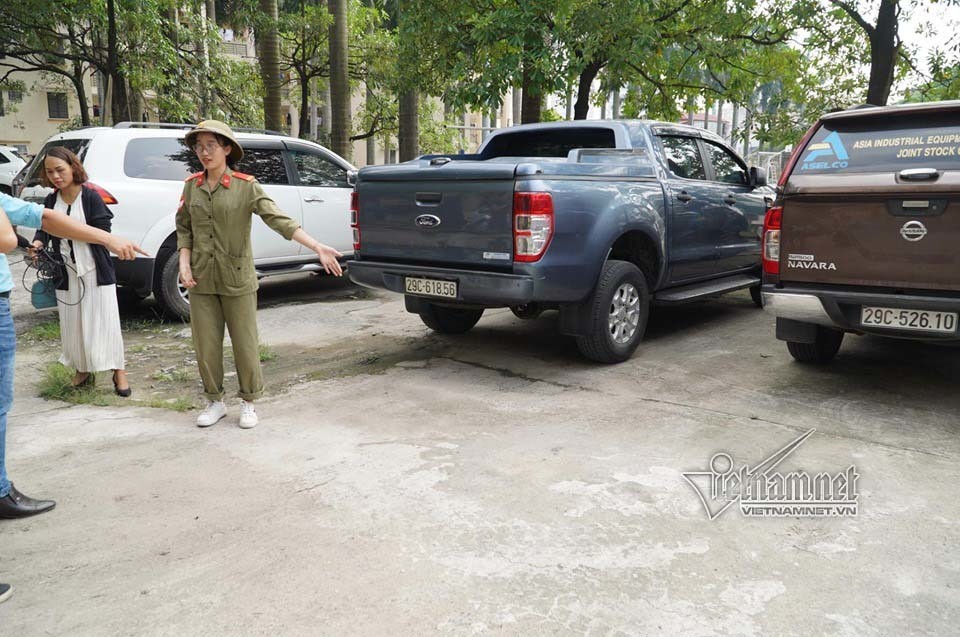 Tin nhanh - Khám nghiệm xe ô tô chở bé trai trường Gateway bị bỏ quên dẫn đến tử vong (Hình 2).