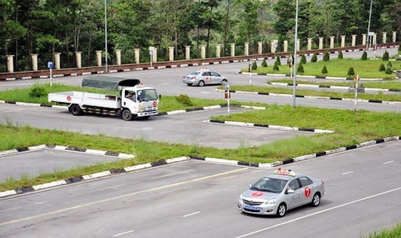 Chính sách - Đăng kiểm phương tiện giao thông còn tiêu cực: Bộ GTVT cam kết gì?