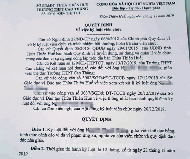 Giáo dục - Kỷ luật cảnh cáo thầy giáo bóp má nữ sinh lớp 10, nói lời 'thầy tán em được không'