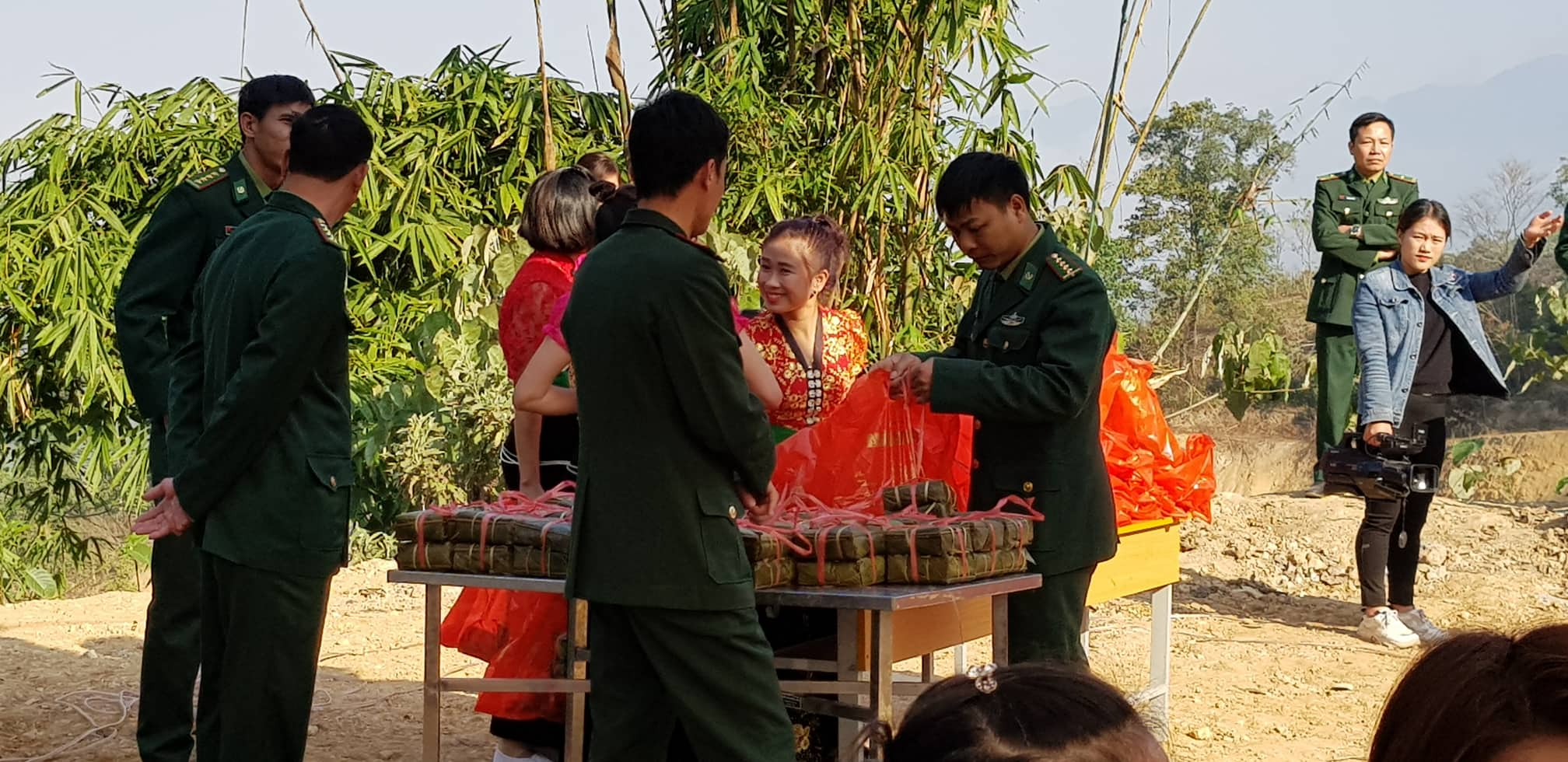 Tin nhanh - Xuân biên phòng ấm lòng dân bản (Hình 8).