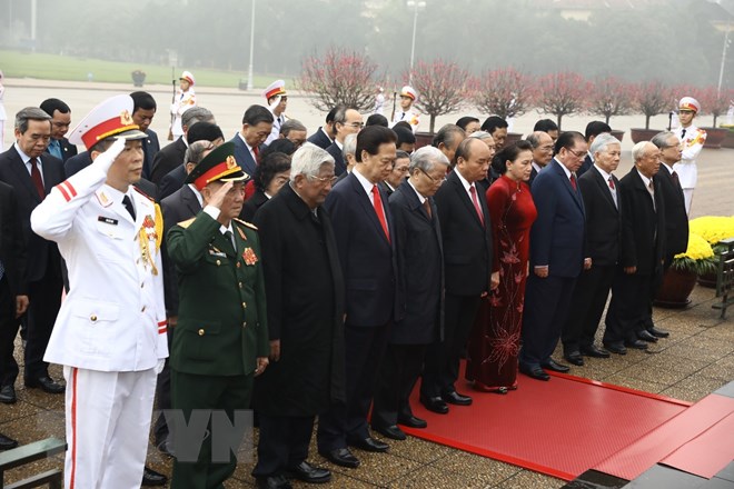 Chính sách - Lãnh đạo Đảng, Nhà nước vào Lăng viếng Chủ tịch Hồ Chí Minh (Hình 4).