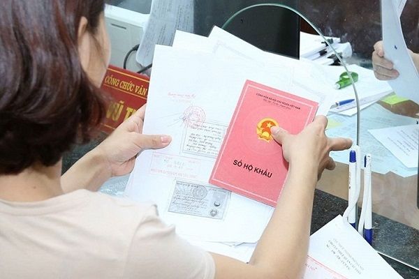 Bất động sản - Bán nhà đất có cần người trong hộ khẩu ký tên không?