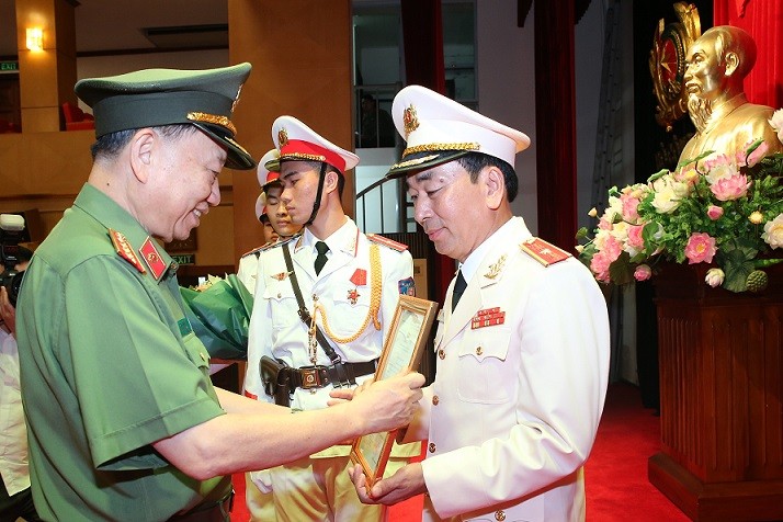 Tin nhanh - Trung tướng Lương Tam Quang làm Thủ trưởng Cơ quan An ninh điều tra Bộ Công an