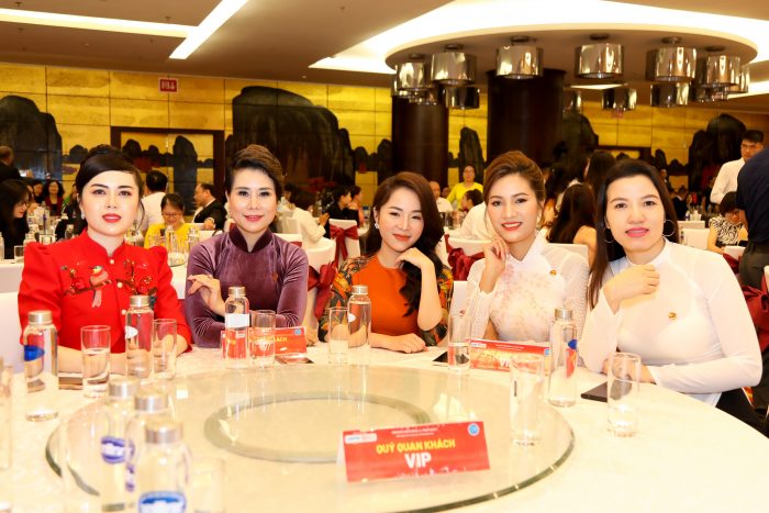 Cần biết -  Phòng khám Nha Khoa Hữu Thành dự đạt “Top 100 Thương hiệu sản phẩm dịch vụ uy tín chất lượng” (Hình 5).