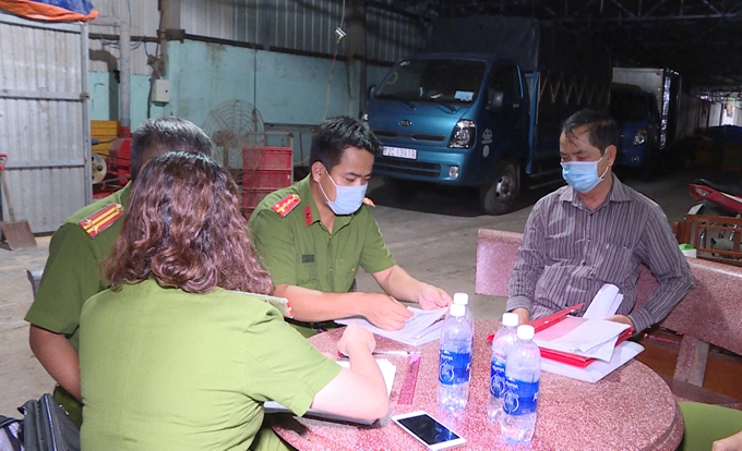 An ninh - Hình sự - Hãi hùng 'công nghệ' dùng hóa chất vô cùng độc hại để chế biến hải sản vừa bị phát hiện