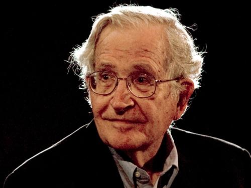 Đa chiều - Noam Chomsky nghĩ về những vấn đề về giáo dục và trí thức