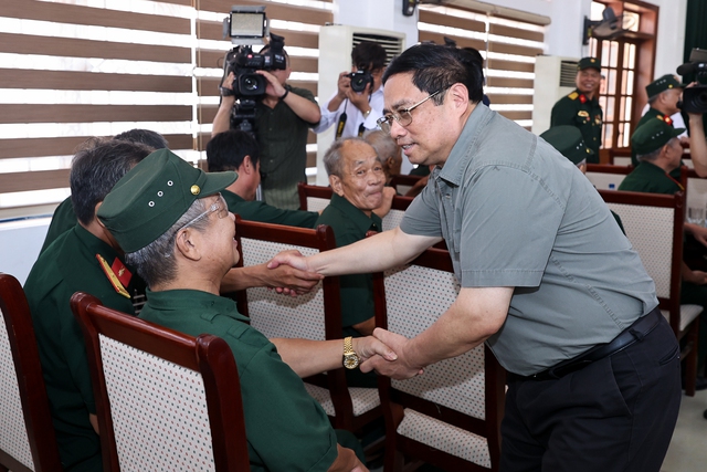 Tiêu điểm - Thủ tướng: Chăm lo người có công với tình cảm, trách nhiệm cao nhất (Hình 3).