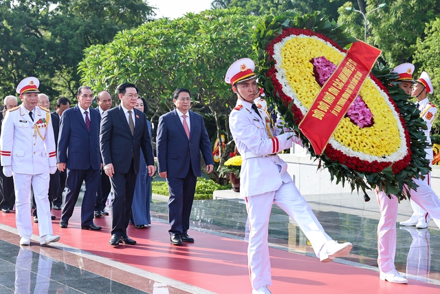 Tiêu điểm - Lãnh đạo Đảng, Nhà nước tưởng niệm các Anh hùng liệt sĩ