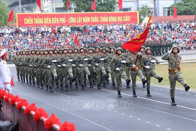 Tiêu điểm - Lễ mít tinh, diễu binh, diễu hành Kỷ niệm 70 năm Chiến thắng Điện Biên Phủ: Viết tiếp những bản hùng ca (Hình 19).