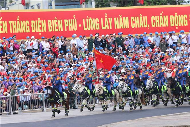 Tiêu điểm - Lễ mít tinh, diễu binh, diễu hành Kỷ niệm 70 năm Chiến thắng Điện Biên Phủ: Viết tiếp những bản hùng ca (Hình 25).