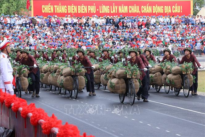 Tiêu điểm - Lễ mít tinh, diễu binh, diễu hành Kỷ niệm 70 năm Chiến thắng Điện Biên Phủ: Viết tiếp những bản hùng ca (Hình 26).