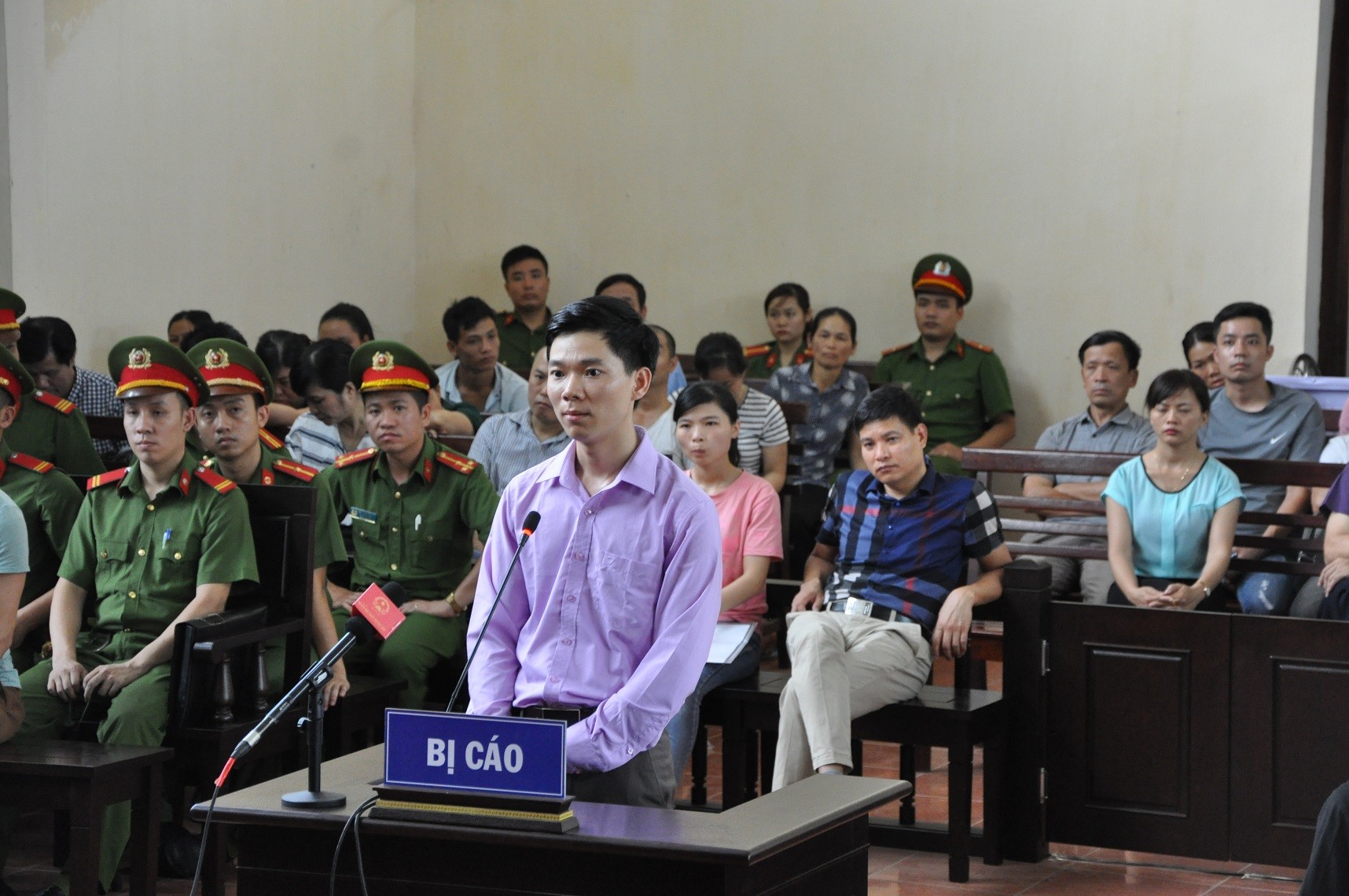 Bác sĩ Hoàng Công Lương không đồng ý với phần cáo trạng buộc tội mình. Bác sĩ Lương cho rằng mình chỉ chịu trách nhiệm với những y lệnh mà mình đưa ra chứ không thể chịu trách nhiệm cho phần việc của những người khác.