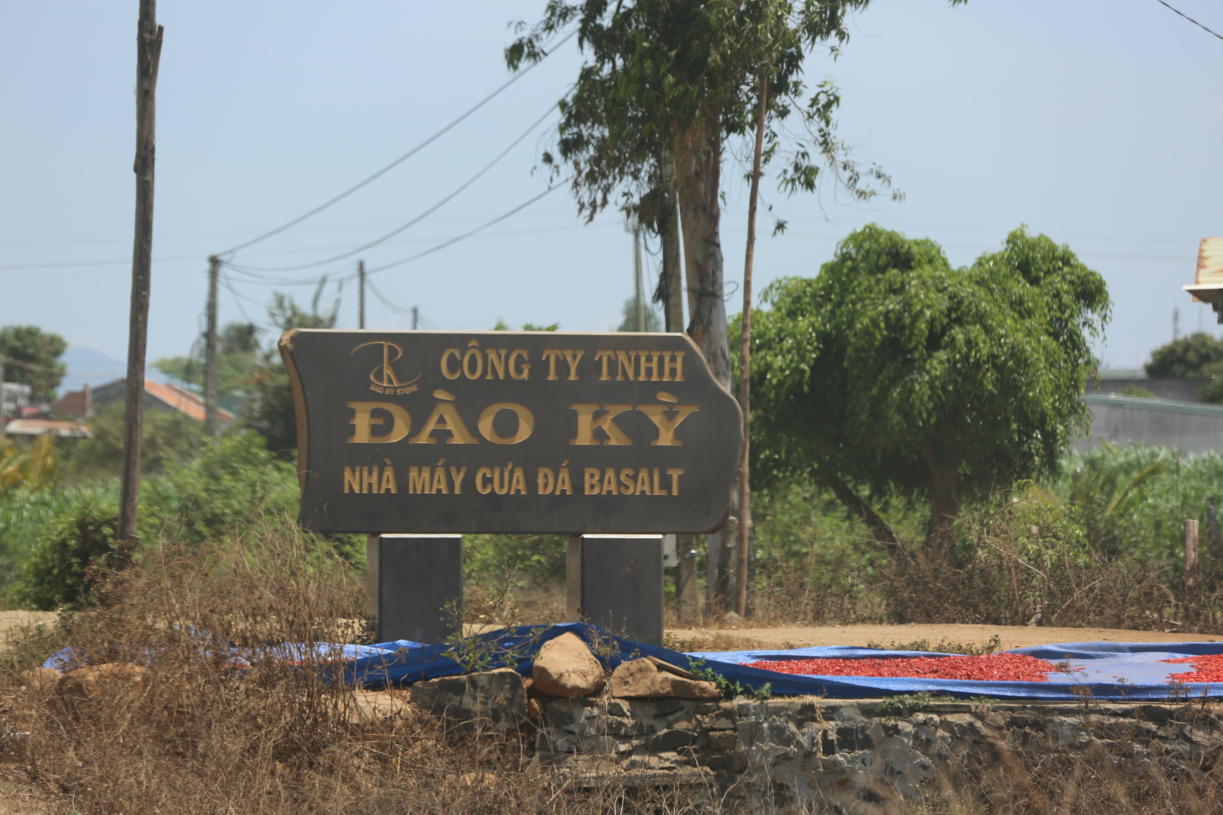 Môi trường - Gia Lai: Cận cảnh mỏ đá khổng lồ gây ô nhiễm môi trường (Hình 8).