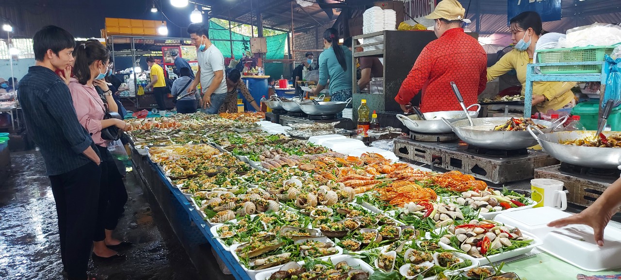 Văn hoá - Thăm 'thánh  địa' hải sản vạn người mê ở Tp.HCM (Hình 6).