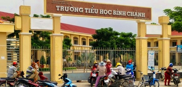 Bắt cô giáo quỳ gối xin lỗi là trả đũa vô văn hóa (Hình 2).