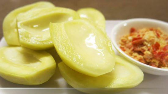 M&oacute;n ngon mỗi ng&agrave;y: Xo&agrave;i ng&acirc;m chua ngọt chống ng&aacute;n cho cả nh&agrave;