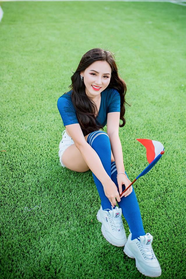 Chi&ecirc;m ngưỡng 2 hot girl n&oacute;ng bỏng đại diện Ph&aacute;p - Croatia m&ugrave;a World Cup 2018 (H&igrave;nh 2).