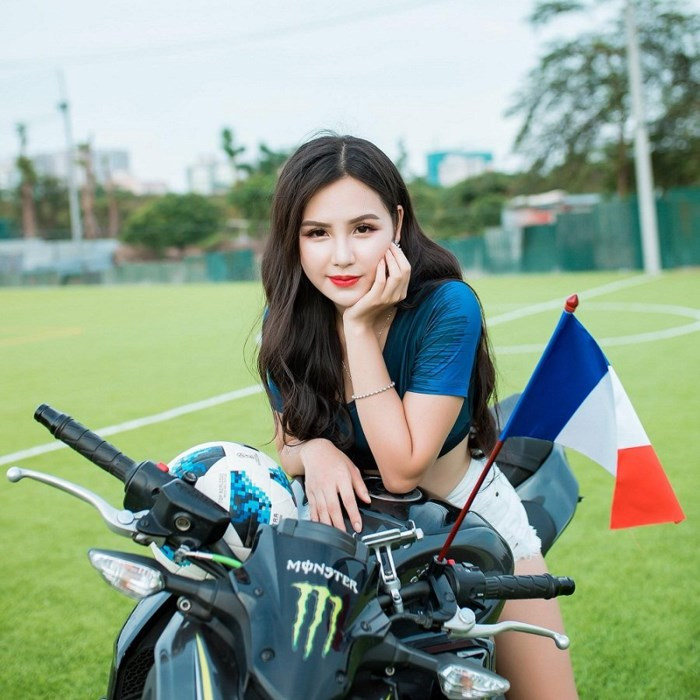 Chi&ecirc;m ngưỡng 2 hot girl n&oacute;ng bỏng đại diện Ph&aacute;p - Croatia m&ugrave;a World Cup 2018 (H&igrave;nh 3).