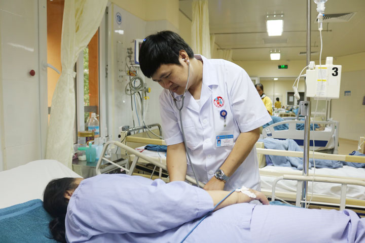Sức khỏe - Người phụ nữ bị sốc phản vệ chỉ vì ăn thịt gà và con ruốc biển