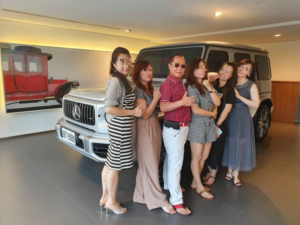 D&acirc;n sinh - Đại gia Đ&agrave;i Loan chi 13 triệu USD x&acirc;y biệt thự cho 4 vợ sống chung