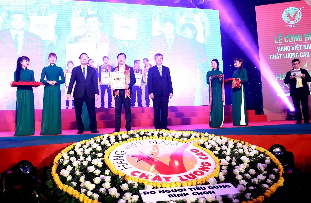 Kinh doanh - Vinamilk, thương hiệu sữa duy nhất 21 năm liền nhận giải thưởng Hàng Việt Nam chất lượng cao