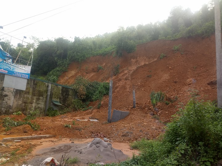 Xã hội - Hòa Bình: Khẩn cấp di dời 21 hộ dân trong vùng có nguy cơ sạt lở