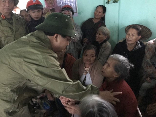 Chính trị - Phó Thủ tướng yêu cầu hỗ trợ, không để người dân vùng lũ bị đói, rét (Hình 3).