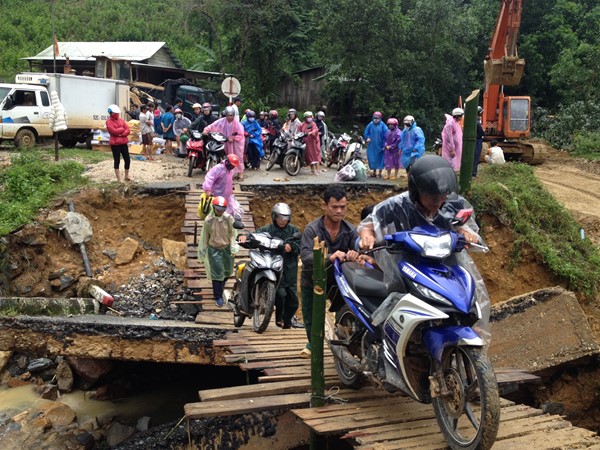 Chính trị - Phó Thủ tướng yêu cầu hỗ trợ, không để người dân vùng lũ bị đói, rét (Hình 4).