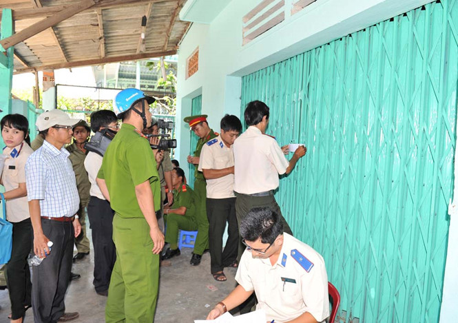 Chính trị - Nguyên tắc niêm phong, mở niêm phong vật chứng