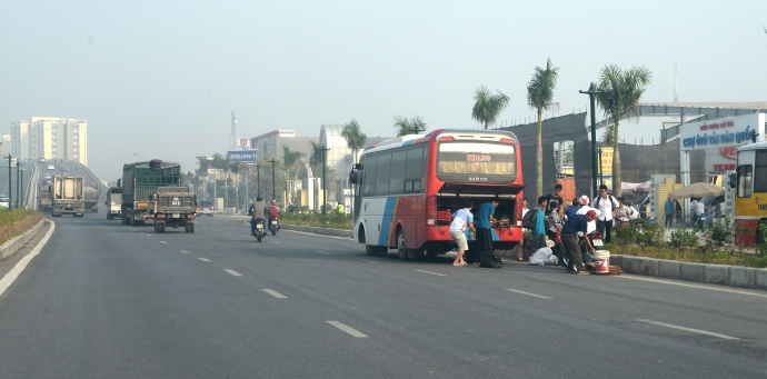 Phó Thủ tướng yêu cầu Hà Nội kiểm tra tình trạng 'xe dù, bến cóc'