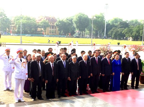 Lãnh đạo Đảng, Nhà nước vào Lăng viếng Chủ tịch Hồ Chí Minh