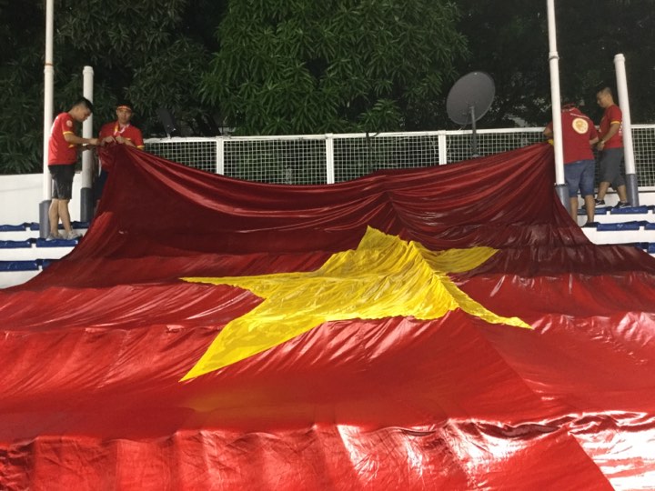 Thể thao - Trực tiếp bóng đá SEA Games 30 Việt Nam vs Singapore: Pha đánh đầu như đạn pháo của Đức Chinh nã toạc lưới Singapore  (Hình 10).