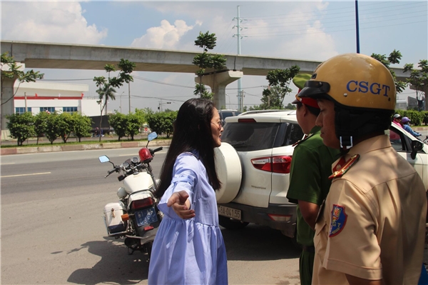 Video - Xôn xao clip diễn viên Ngọc Lan to tiếng với CSGT